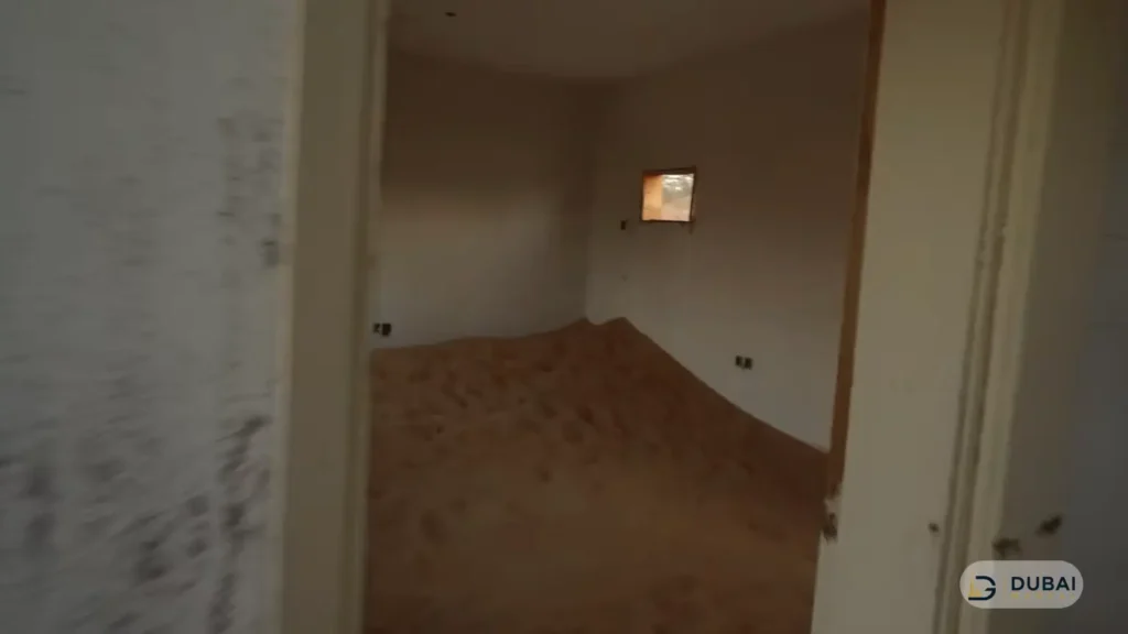 Al Madam sand inside the house